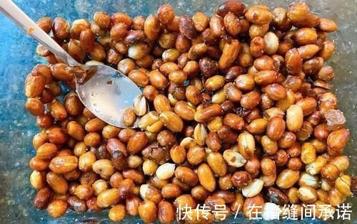 精光|请同事来家吃饭，同事提来一箱啤酒，把我做的一桌下酒菜吃精光！