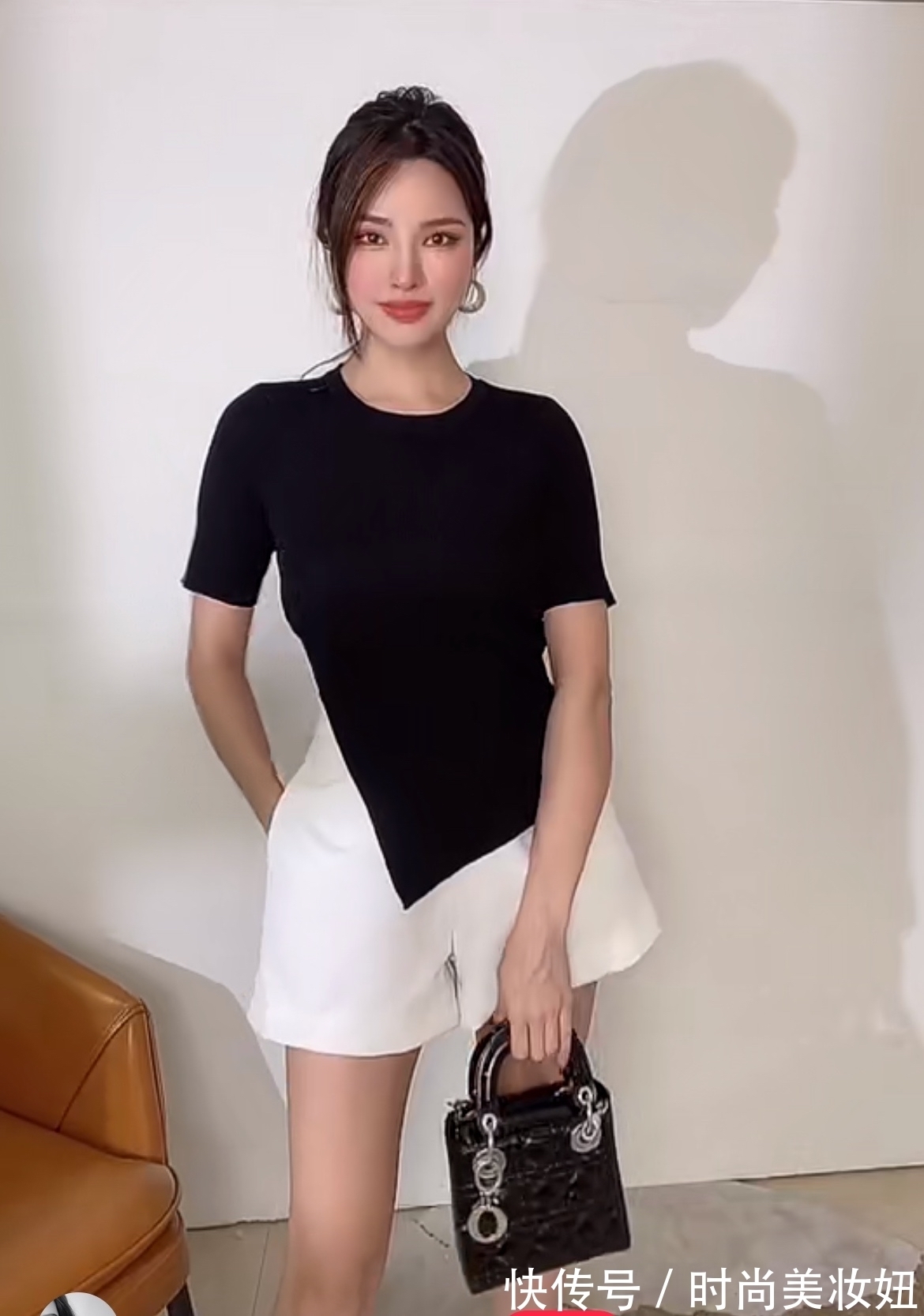 微胖|别再穿黑色宽松T恤,“巨显胖”,教你显瘦小技巧,显瘦10斤不止