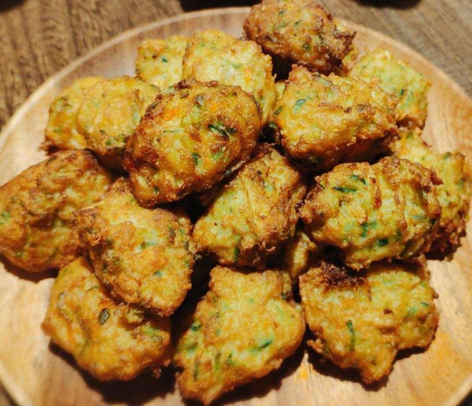 烧熟后放入|准备这6道炸货,越吃越香年味更浓,来客也不慌不忙