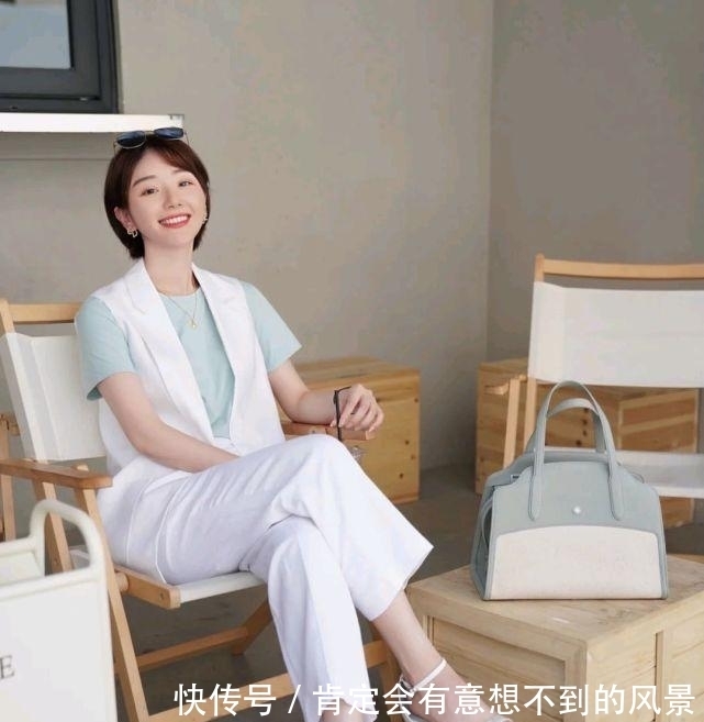 时尚博主|女生的服装穿搭要讲究,极简的穿搭风格更有时尚感,精致又高级
