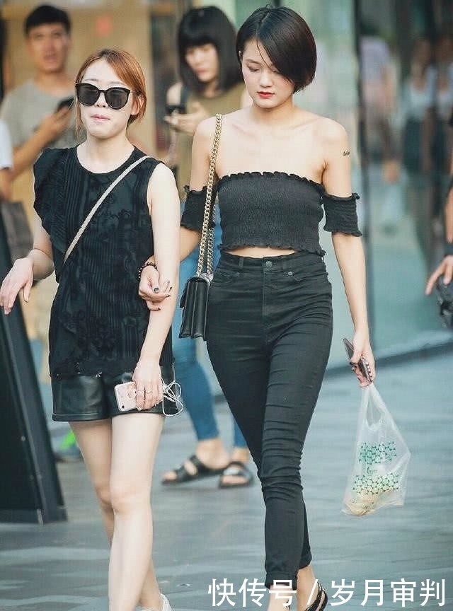 难以|街拍:性感的小蛮腰,让人难以转移视线