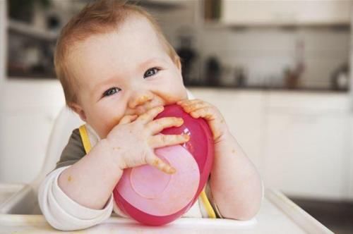 给宝宝添加辅食有窍门，米粉吃多久、怎么选，建议宝妈提前弄清楚