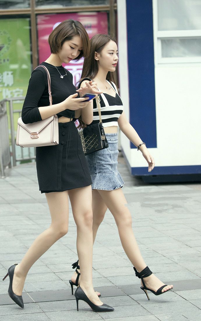 小姐姐|街拍:精细的容颜清新美女款款长裙, 美美哒凸显优雅气质