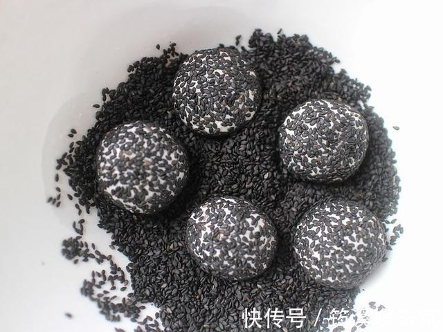 自己做的麻团，不是瘪就是小教你一套零失败的教程