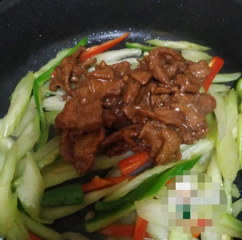这菜我常做，虽然不便宜，但鲜香下饭，家人爱吃，贵也值