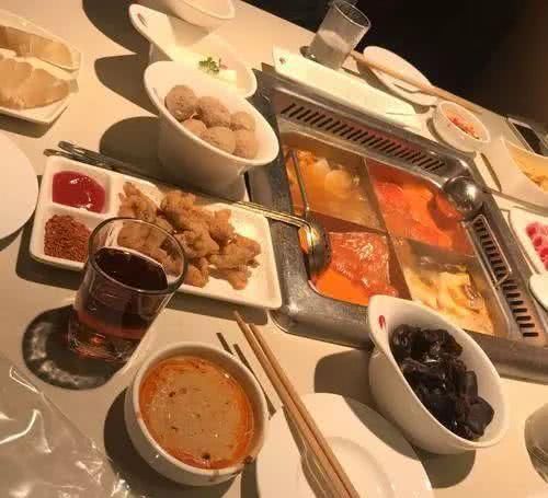 海底捞又一吃法要逆天,服务员:忍过了海鲜粥,没忍过“包饺子”