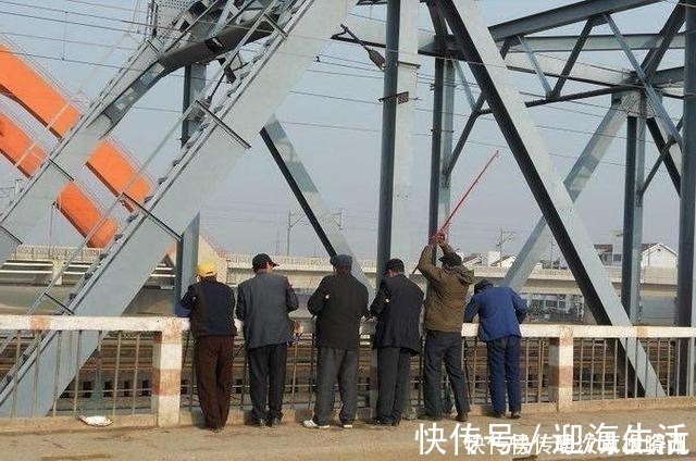 钓法|民间钓鱼人的“流氓式钓鱼”，不用钓饵的，每天照样获鱼几十斤