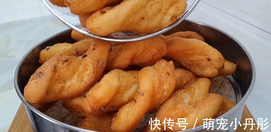 保鲜膜|以后面粉就这样做,一次炸一锅,个个香酥掉渣,比油条麻花还好吃