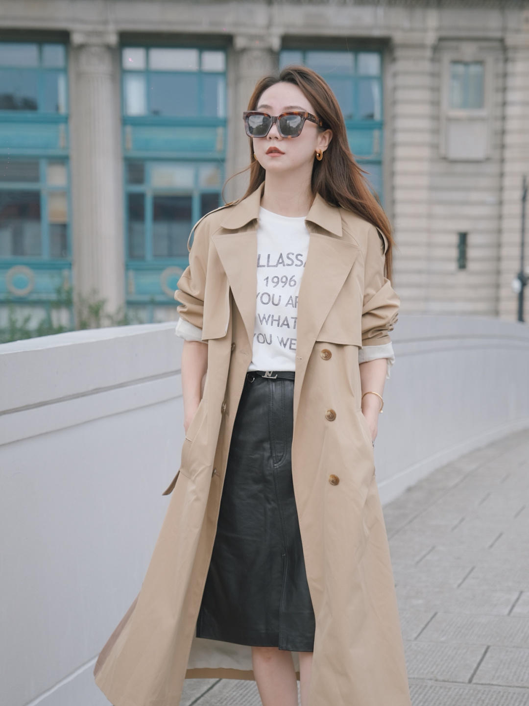 半身裙|职场法式穿搭指南,大u领针织衫+半身裙,穿起来气质又性感