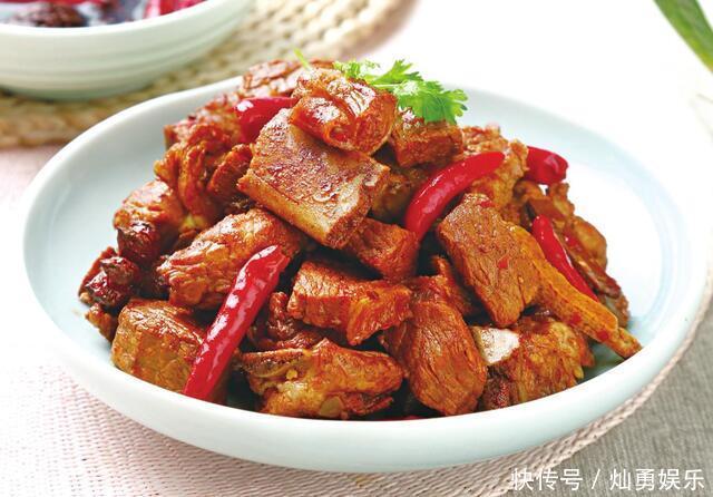 好吃|排骨这种做法,不炒、不蒸也不煲汤,软嫩入味,比红烧的还好吃