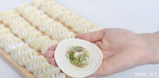 饺子做好后别直接放冰箱,教你简单2招,不粘连不开裂能放1个月!