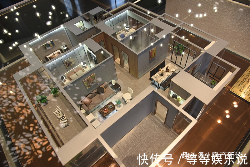 西户|同一栋楼，为何中户卖光了，边户却没多少人买内行指出3点原因