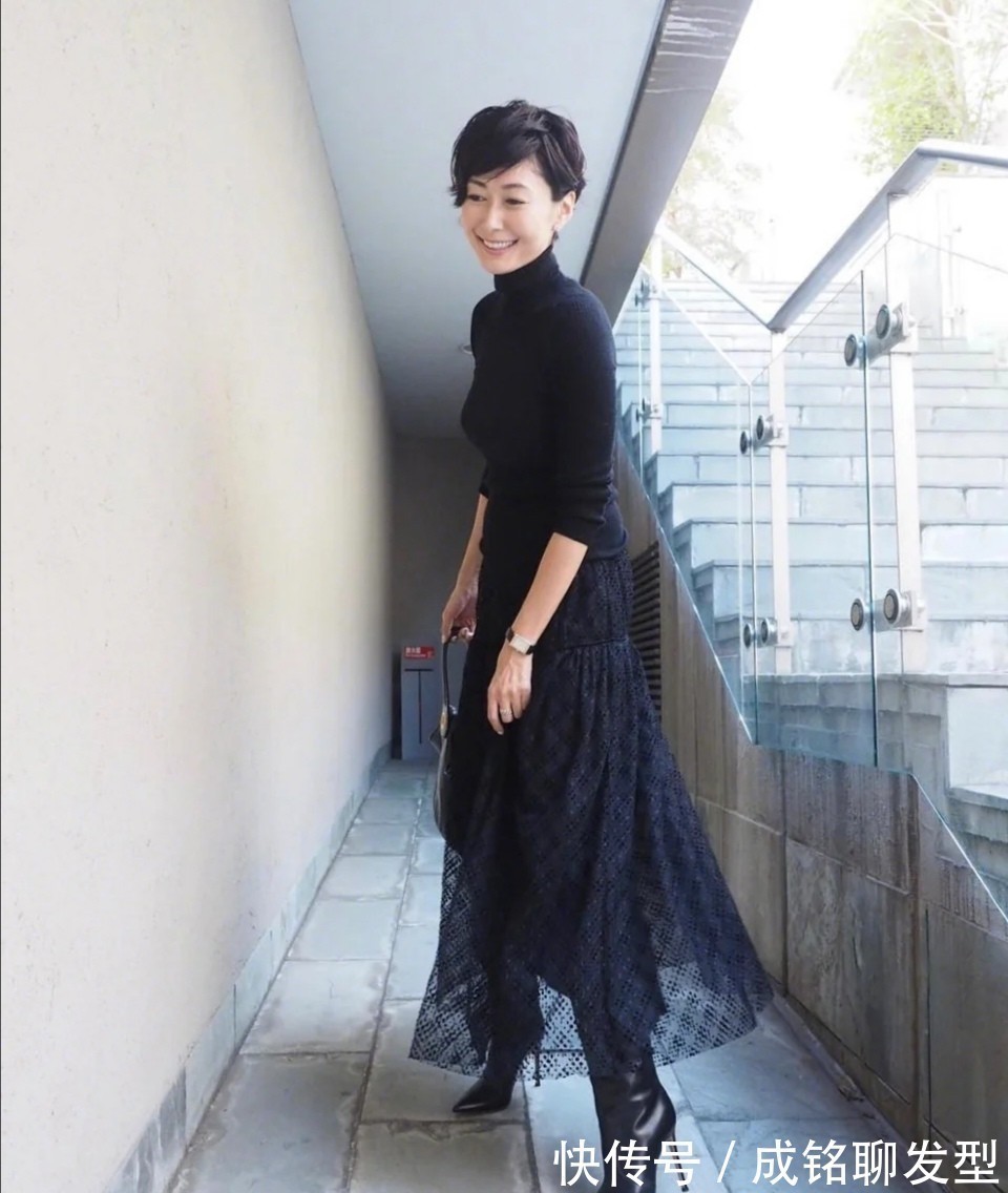 田丸麻纪 人到中年穿衣远离“大妈感”,学会这几种搭配,基础款穿出高级感