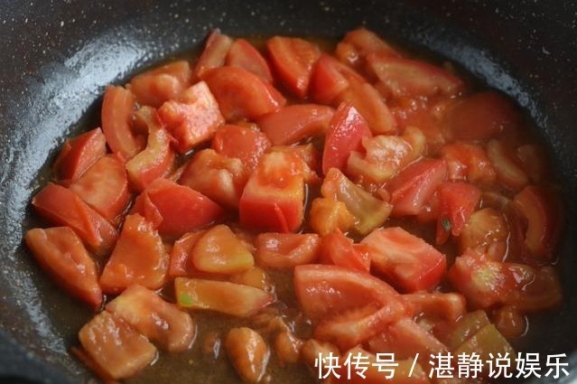 做法|西红柿别再拿来炒鸡蛋了,换个做法,老人孩子都爱吃,鲜嫩多汁