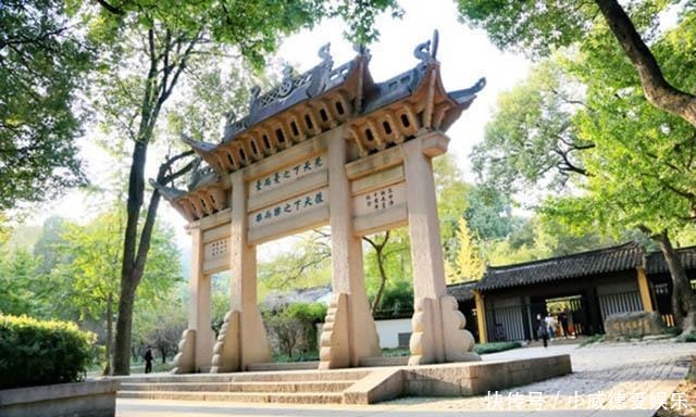 宁鸣而死,不默而生,“斗士”范仲淹的人生信条