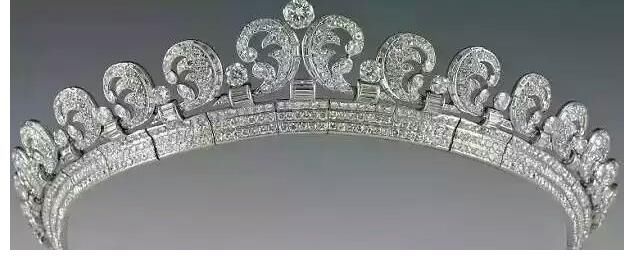 王妃|英国王室王妃和公主出嫁时的王冠
