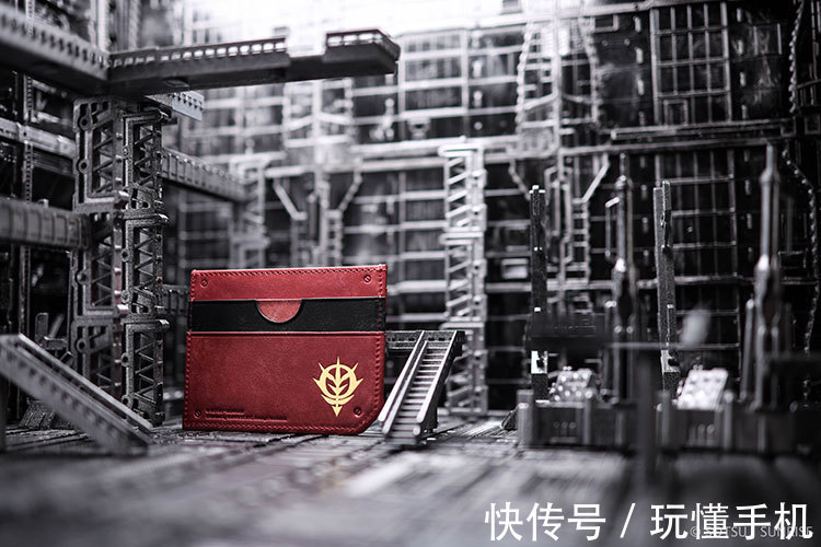 皮革 高达联名皮革产品:三大经典招牌机甲均亮相