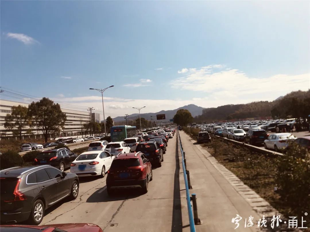 瞬时承载量接近规定峰值,宁波一景区暂停入园!