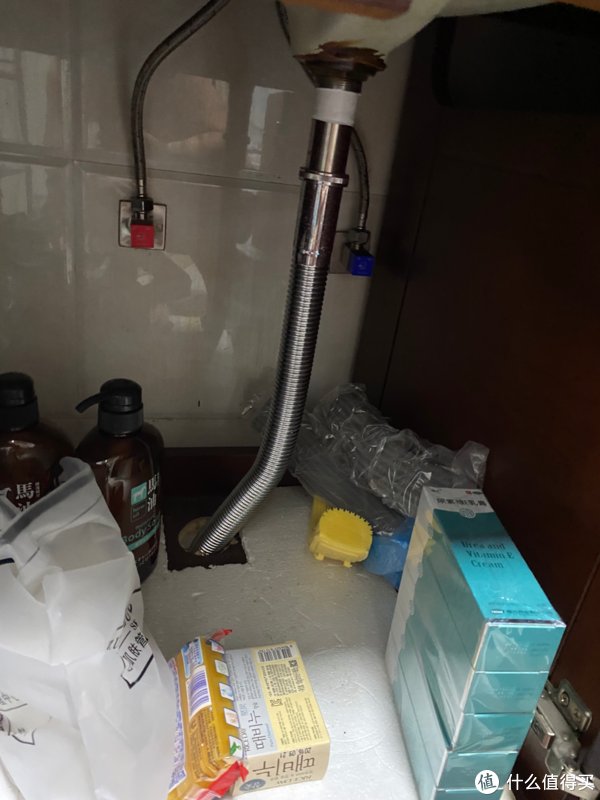 螺纹管|夏季到了，该给家里的下水管道“动手术”了，防返味一招见效！