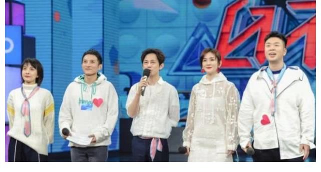 《快本》恢復(fù)錄制上班圖曝光，首期嘉賓陣容豪華：還沒蹲到何炅