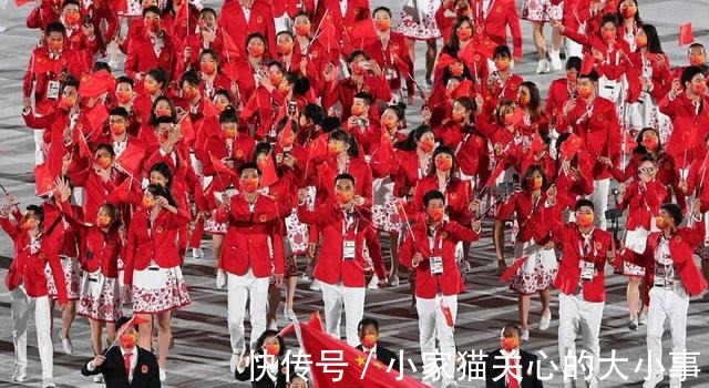 运动圈|中国队把喜庆中国红穿得端庄大气,美国衣服上装空调,日韩太平庸!
