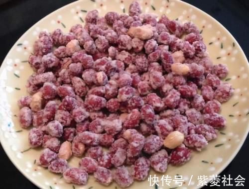 花生米加上一把干淀粉，香甜酥脆味道好，我家一周吃3次，不返潮