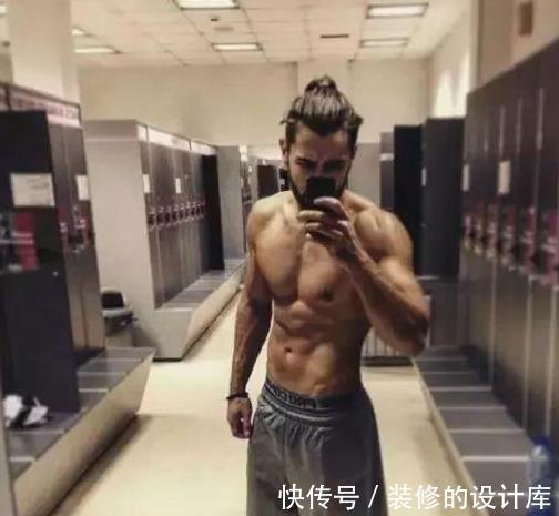 小哥|坚持一个月的垃圾食品,同时坚持健身,身材会走形吗?