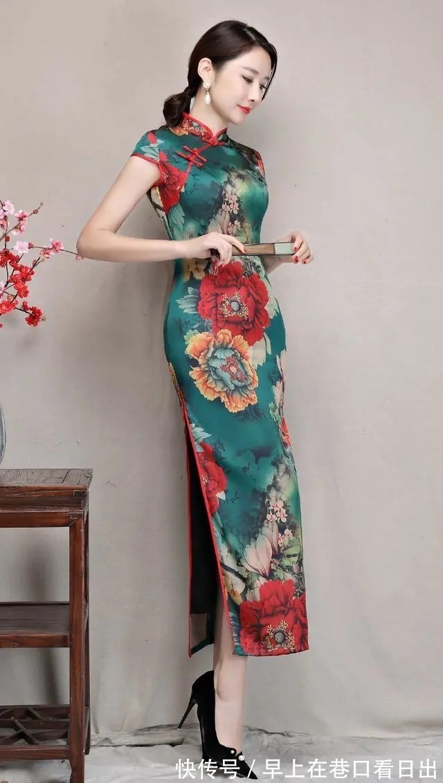 绿色|让男人怦然心动的绿色长款旗袍裙,好看吗?