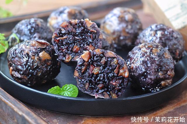 天冷,包子馒头靠边站早上多吃它,锅中一蒸,晶莹剔透香喷喷