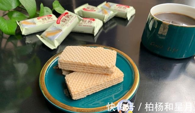 西梅|逛超市时，遇见这4种“廉价零食”尝一尝，虽然便宜，却好吃解馋！