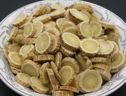 黄芪|黄芪配一物，每天喝一杯，排除湿气，呵护子宫，皮肤也越来越红润