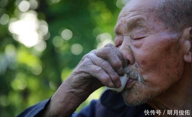 玉兰根|六十岁后还有这7个特征,说明你很健康,全符合至少能活到百岁