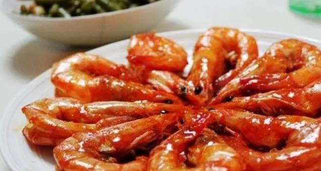 做油焖大虾，第一步常有人做错，味道不香，教您正确做法，好吃