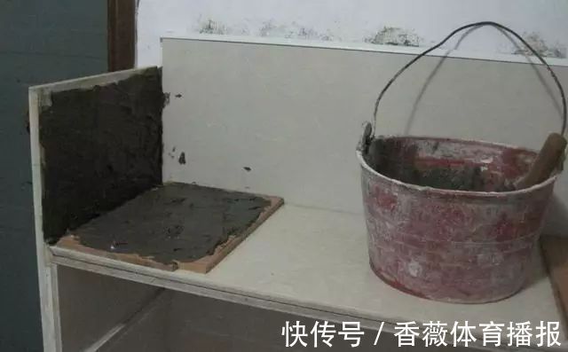 瓷砖|婆婆在客厅用瓷砖做了个鞋柜,完工后效果非常好,上门的人多