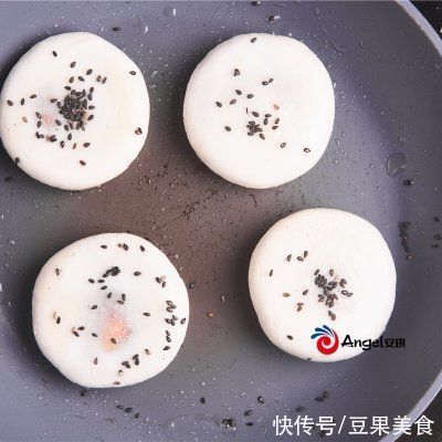 芝士|流心芝士豆沙糯米饼,软乎乎香甜可口(平底锅版)