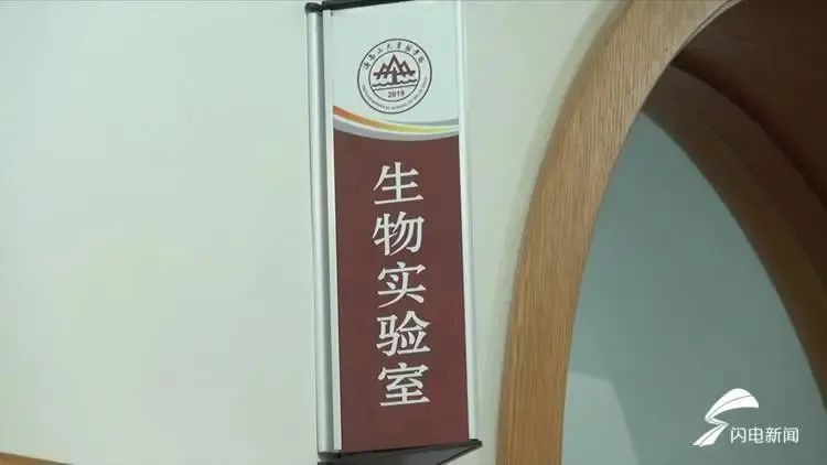 男孩解剖小龙虾，获保送清华北大资格