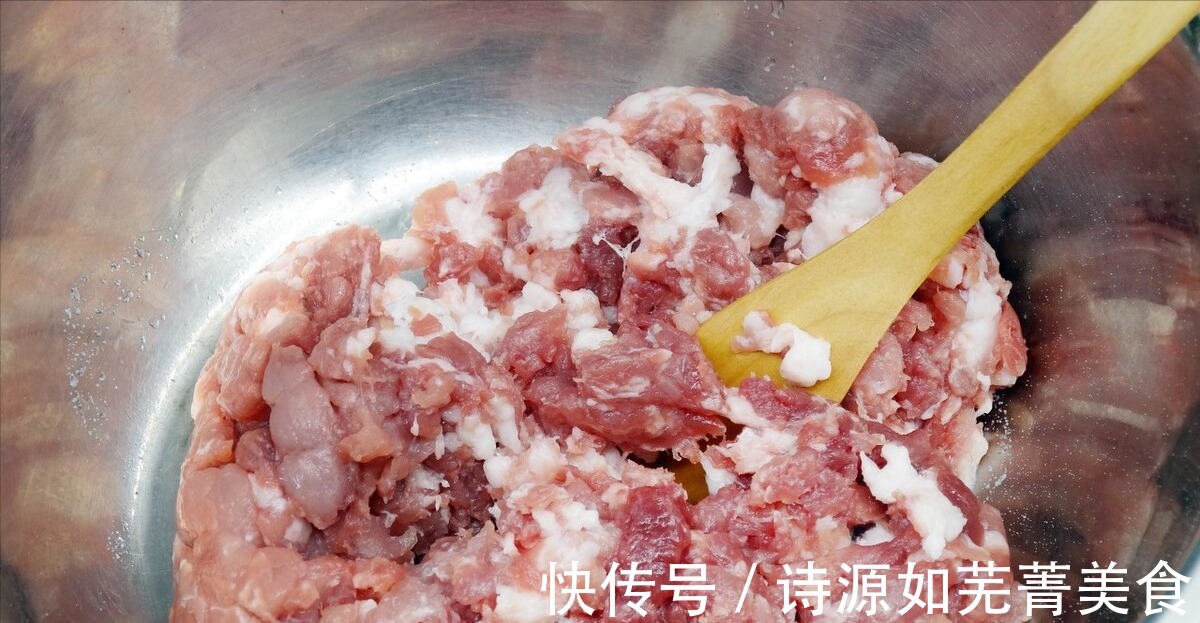 自己调的肉馅,总是不香不嫩不油润原来忽略了关键的2味料!