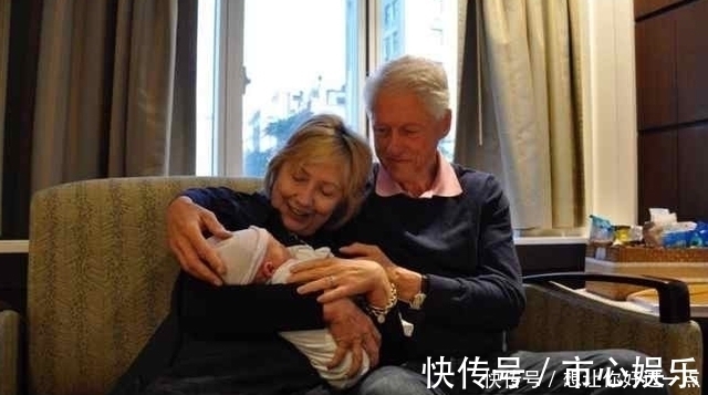 女儿|产房门前三个爸爸拼二胎女儿,听到护士的话后,表情太有意思了