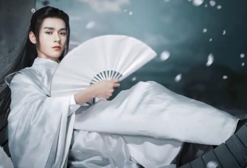 曝龔俊要去《創(chuàng)4》，唱和跳選不出一個好，網(wǎng)友：站著不動就行