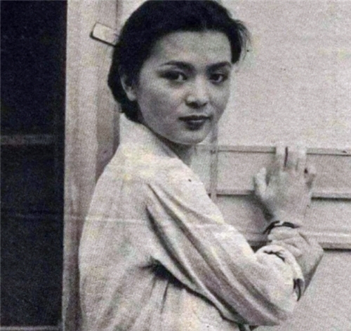 晚清红尘女子旧照:确实漂亮,个个多才多艺,跟清宫戏里截然不同