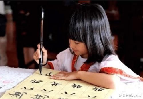 草稿纸|小学生“草稿纸”走红，考试被当成“试卷”上交，网友：完全相反