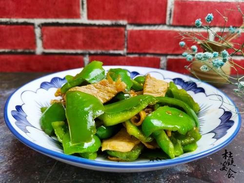 冠军|被称为“维C冠军”的蔬菜，可比西兰花，夏季我家每天都要炒1盘