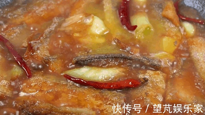 黄眼睛|黄眼睛和黑眼睛的带鱼哪种好吃海边人教你,只选对的不选贵的