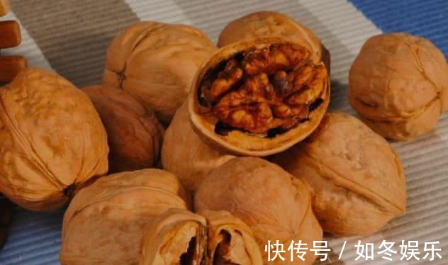 长寿|人到中年想长寿,三种食物换着吃,清肠排毒,预防便秘,延缓衰老