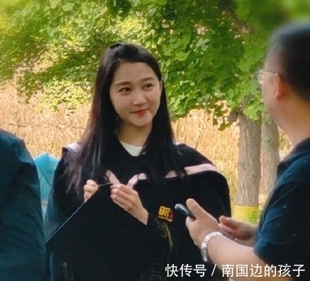 鹿晗 “一鹿彤行”颜值翻车?离开滤镜的关晓彤脸圆,鹿晗合照被嘲沧桑