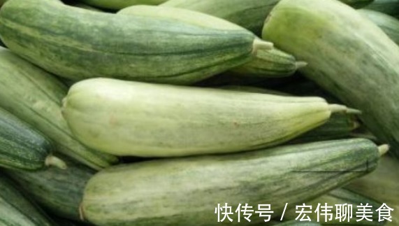 绿皮|买羊角蜜时，绿皮的甜还是白皮的甜？学会这一招，一挑一个准！