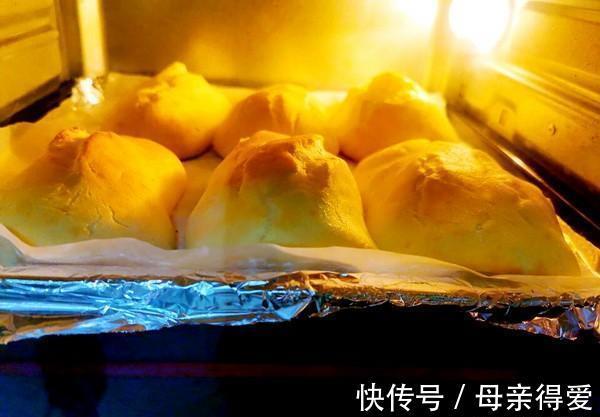 柠檬汁|空心泡芙，填入芒果冰淇淋，果酸成了甜蜜的幸福桥梁