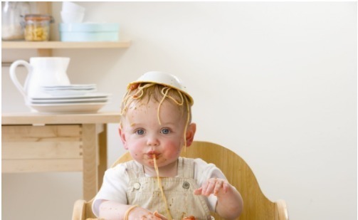 “宝宝被骂哭,为啥还伸手让妈妈抱”?看完心都要化了