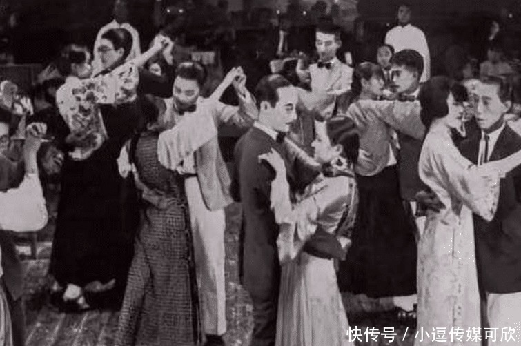 凌淑华|第一位获得诺贝尔文学奖的女子,称曾追求过徐志摩,可惜没有圆梦