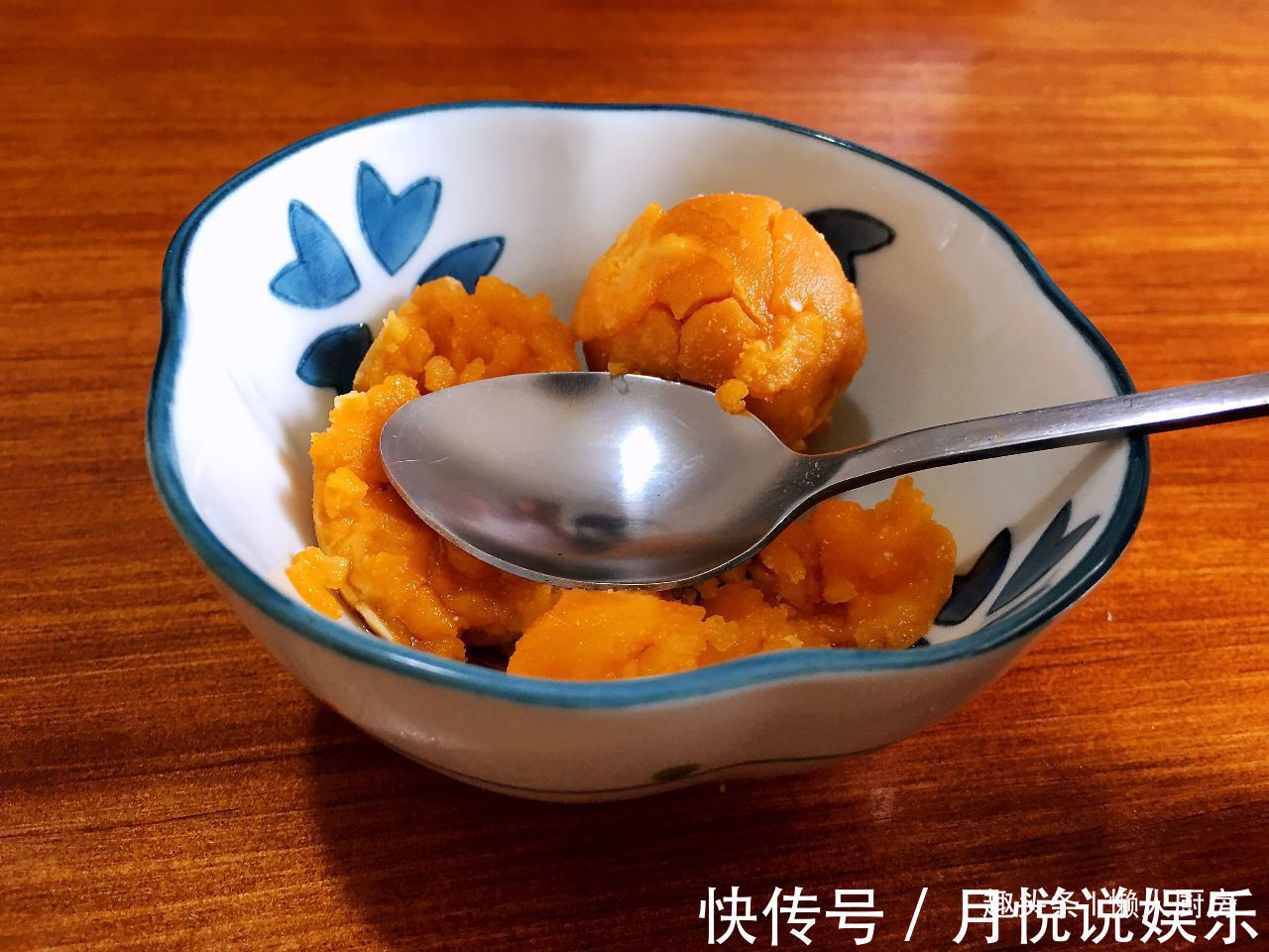 炸鸡翅我有小诀窍,这样炸出来的鸡翅又酥又香,色泽金黄